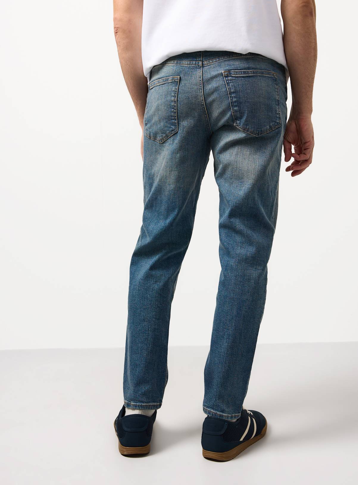 Mid Rinse Denim Tapered Leg Jeans 42R - Image 5